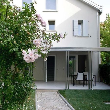 Eco Apartments Червия Екстериор снимка