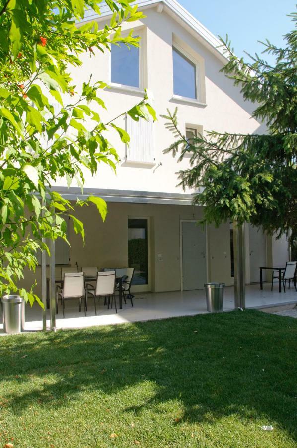 Eco Apartments Червия Екстериор снимка