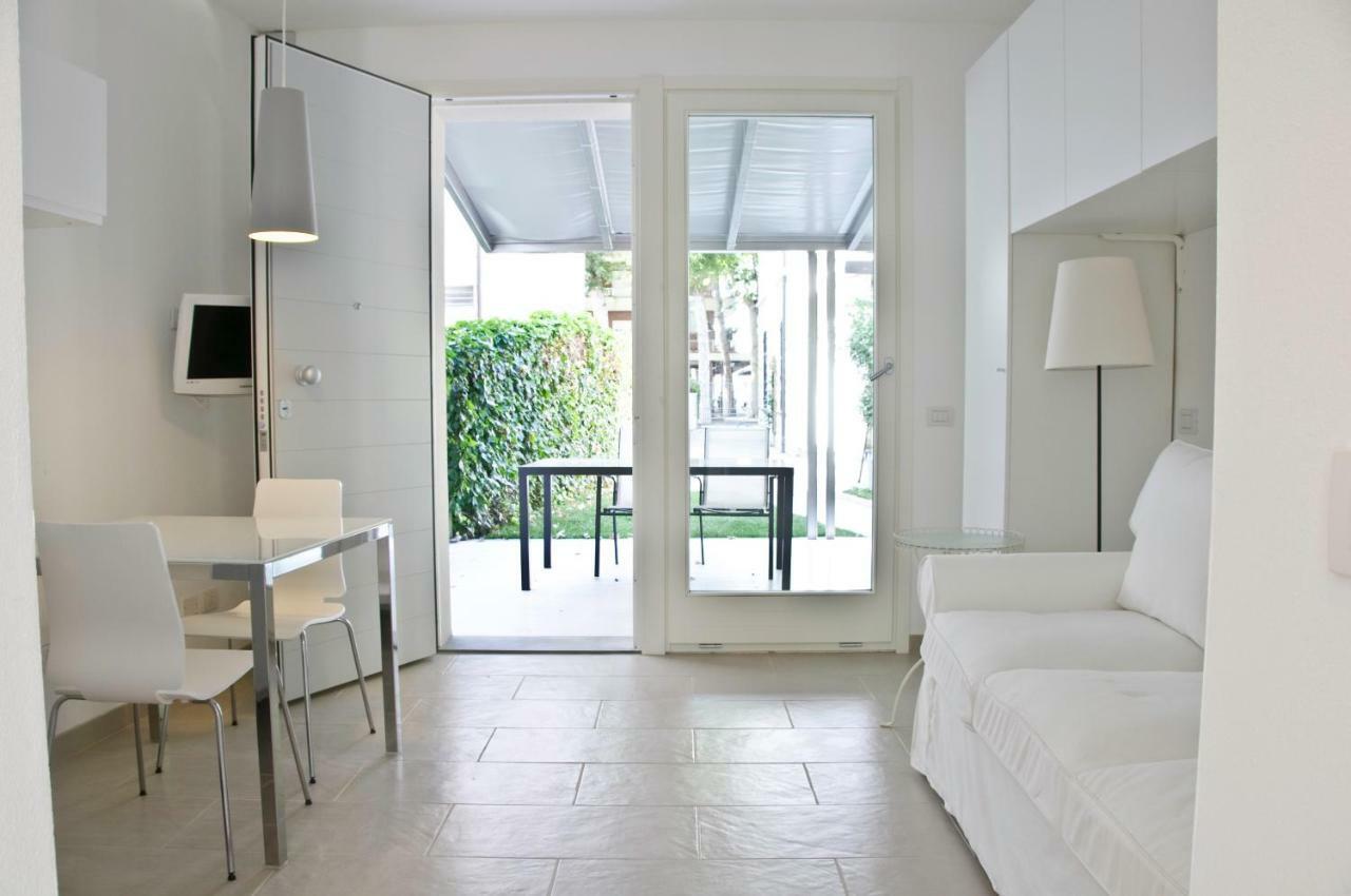 Eco Apartments Червия Екстериор снимка